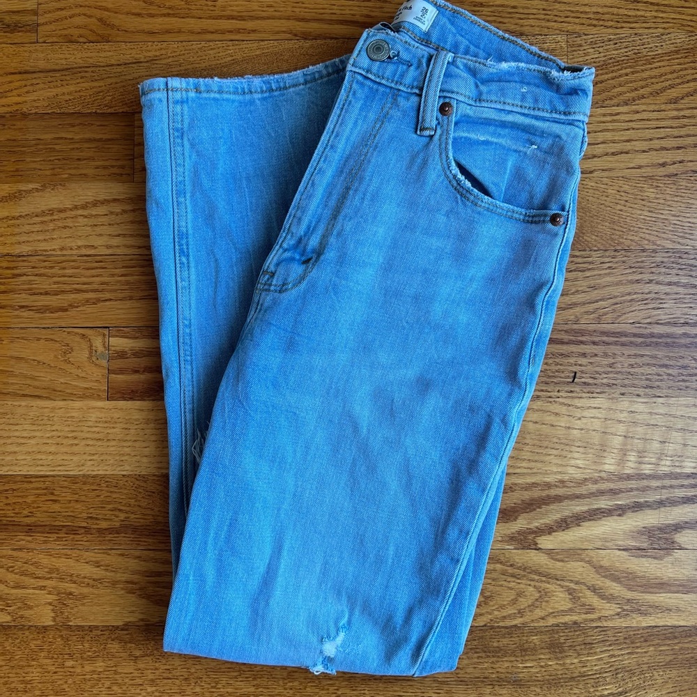 Abercrombie & Fitch Ultra High Rise Ankle Straight Ripped Jeans